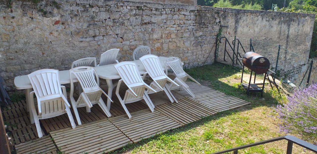 Pousseaux Maison Pour Nombreuses Personnes מראה חיצוני תמונה